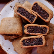 Fig Bars With Red Wine and Anise Seeds