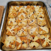 Cottage Cheese and Raisin Pastry