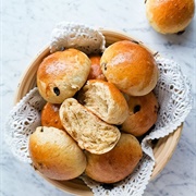 Raisin Buns