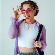 Iz Hesketh (Queer, Enby, They/She)