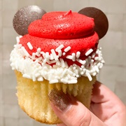 Santa Mickey Cupcake