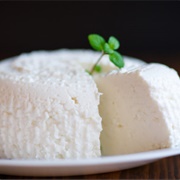 Formaggio Di Colostro Ovino