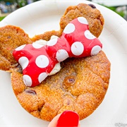Minnie Mouse Chocolate Chip Lava Cookie