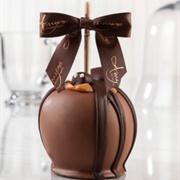 Amy&#39;s Gourmet Apples Milk Chocolate Dunked Spooky Spider Caramel Apple