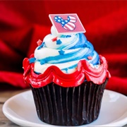 Jolly Holiday Bakery Cafe Fourth of July Cupcake