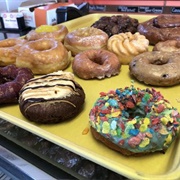 Avon Donuts, Pontiac, MI