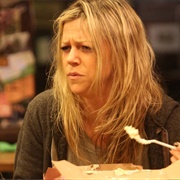 S9.E1: The Gang Broke Dee