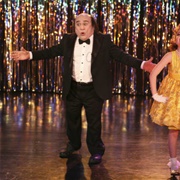 S7.E3: Frank Reynolds' Little Beauties