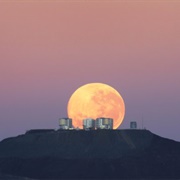 The VLT - Very Large Telescope