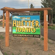 Huetter, Idaho // Population 100