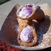 Wildberry Shake Cream Cannoli