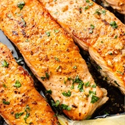 Garlicky Pan-Fried Salmon Fillet