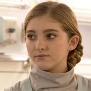 Primrose Everdeen (Willow Shields)