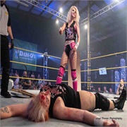 Wrestlers: "Mother" (S1,E5)