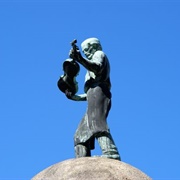 Geigenbauer-Denkmal (Violin Maker Monument)
