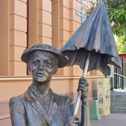 Mary Poppins Statue