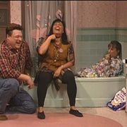 Roseanne: "A Stash From the Past" (S6,E4)