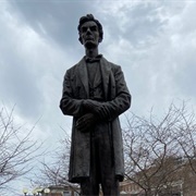 Statue of Abraham Lincoln at Lytle Park