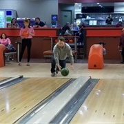 S16.E7: The Gang Goes Bowling