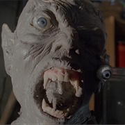 The X-Files: "Humbug'" (S2,E20)