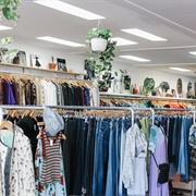 Sell Old Clothing to a Consignment Shop