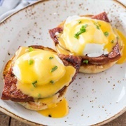 Cook Eggs Benedict