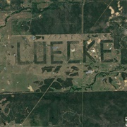 Giant 'Luecke' Signature