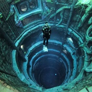 Deep Dive Dubai (World's Deepest Pool)