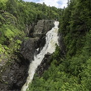 Chute Sainte-Anne, Quebec, Canada