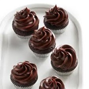 Tiny Chocolate Cupcakes With Ganache Frosting