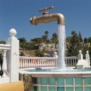 The Floating Faucet, Spain