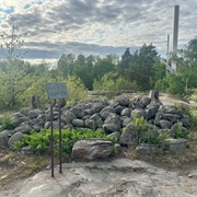 Pronssikautinen Hauta