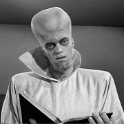 The Twilight Zone: "To Serve Man" (S3,E24)
