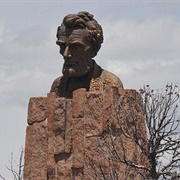 Lincoln Highway Monument