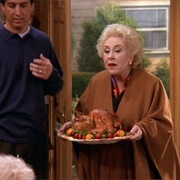 Everybody Loves Raymond: "Turkey or Fish" (S1,E10)