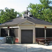 Pentagon Hot Dog Stand (Permanently Closed)