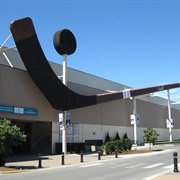 World&#39;s Largest Hockey Stick &amp; Puck