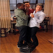 New Girl: "Normal" (S1,E20)