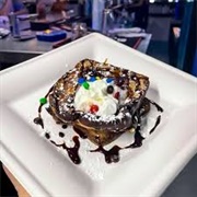 French Toast With Holiday M&M's (French Toast With Holiday Yum N' M's)