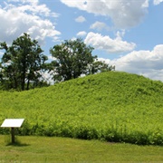 Kay-Nah-Chi-Wah-Nung (Manitou Mounds), Ontario, Canada