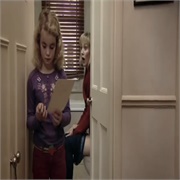 Outnumbered: "The Robbers" (S3,E0)