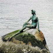 Girl in Wetsuit Sculpture, Vancouver