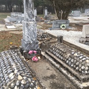 Seashell Graves of Comfort Cemetery