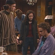 Roseanne: "Follow the Son" (S7,E7)