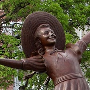 Pollyanna Statue