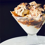 Sundae With Cannoli Cream