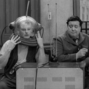 The Honeymooners: "TV or Not TV" (E1)