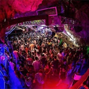 Discoteca Ayala, Cuba