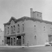 Van Brunt St Fire House (H & L Engine Co 101, Engine 202)