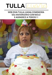 Web Diva Tulla Luana Comemora Seu Aniversário Com Bolo E Agradece a Todos!!! (2012)